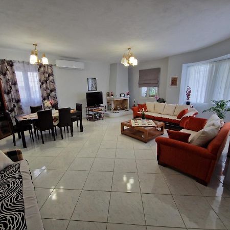Apartmán Lirika'S Airport House Artemida  Exteriér fotografie
